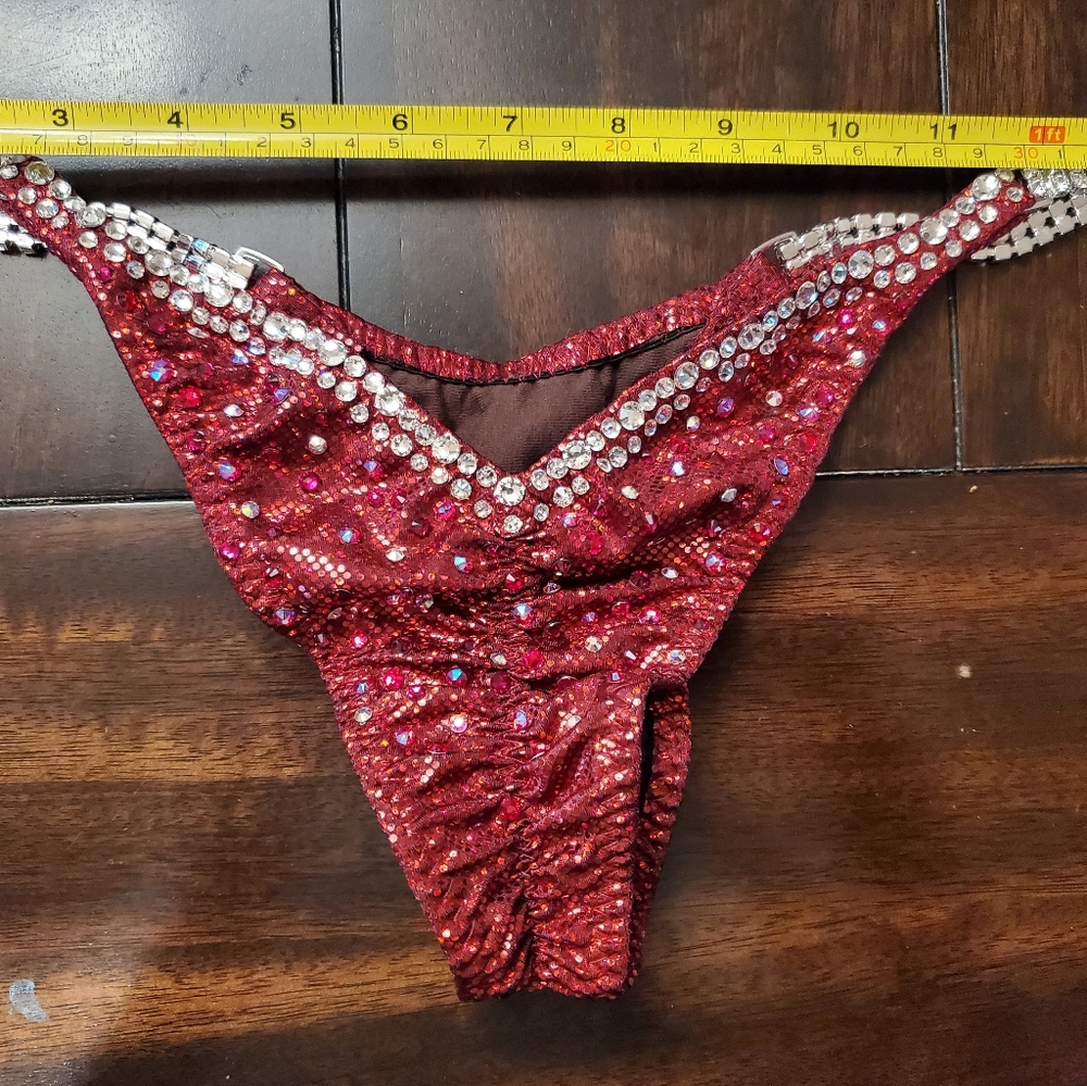 Competition Bikini - image 3